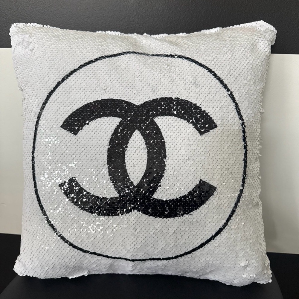 NEW! White and black reversible sequins pillow 18 x 18